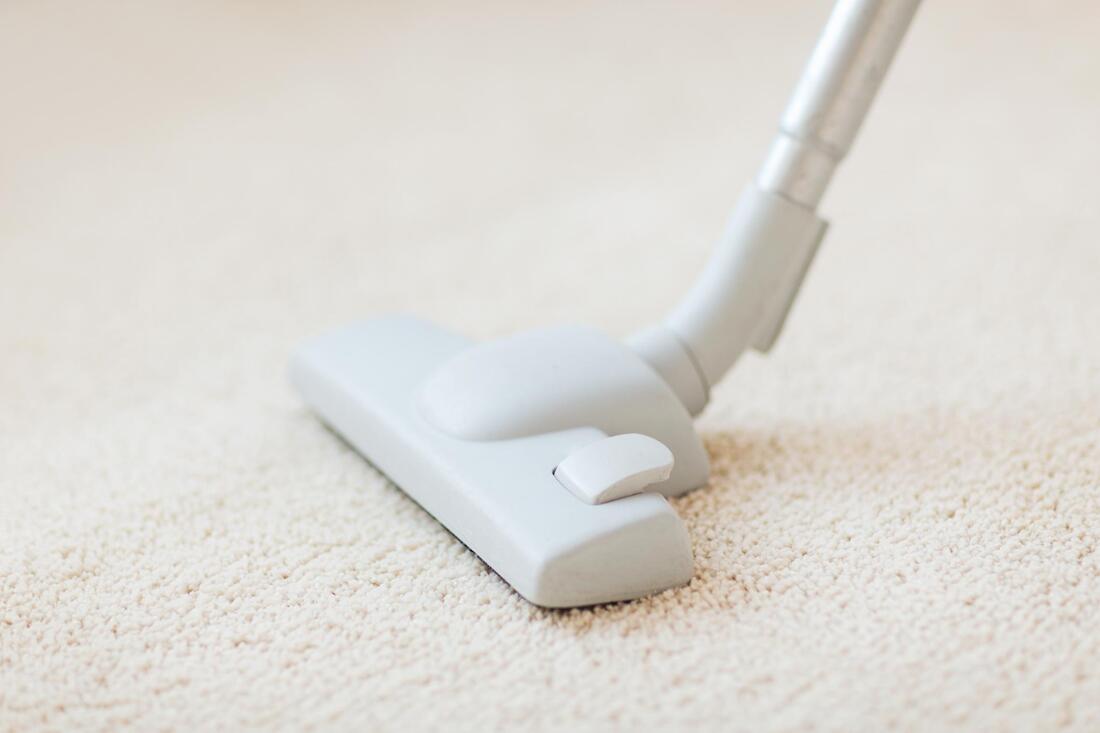 vacuum cleaner carpet floor
